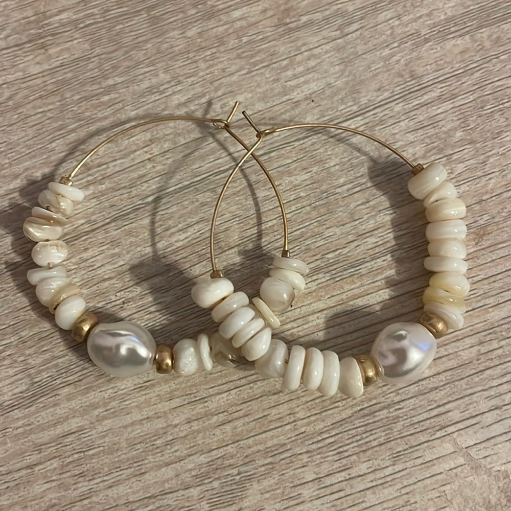Shell gold hoops
